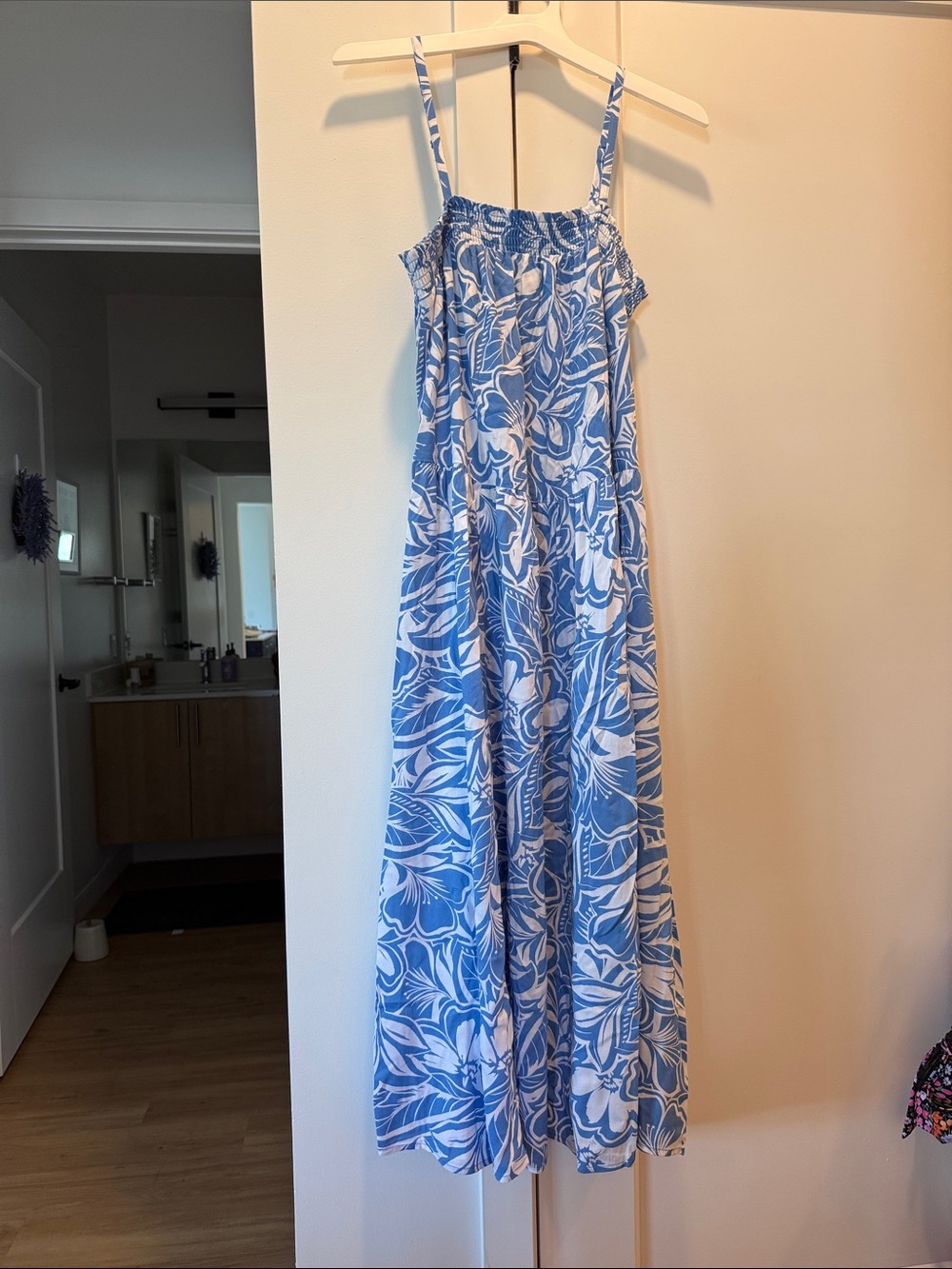 Sale☀️NWOT-Old Navy Blue and White Floral Maxi Dress